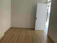 Renovated flat for sale in a quiet district of Batumi, Georgia. Photo 5