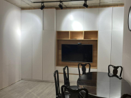 სასწრაფოდ იყიდება ბინა რემონტით ლერმონტოვის ქუჩაზე ბათუმში საქართველო ფოტო 5