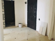 ბათუმში იყიდება ბინა მაღალ სართულზე ნაწილობრივი რემონტი ფოტო 4