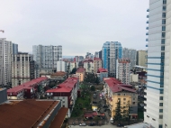 ბათუმში იყიდება ბინა მაღალ სართულზე ნაწილობრივი რემონტი ფოტო 1