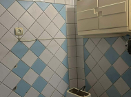 იყიდება კერძო სახლი მანდარინის ბაღით წყნარ რაიონში. ქობულეთი. საქართველო. ფოტო 11