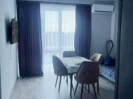 იყიდება ბინა ზღვის ხედებით. იყიდება ბინა ზღვასთან ქობულეთში, საქართველო. ფოტო 2