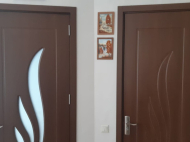 ბინები ახალაშენებულ სახლში ზღვასთან მახინჯაურში, საქართველო. ფოტო 9