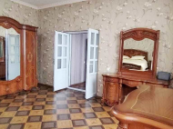 House for sale with a plot of land in Telavi, Georgia. Photo 1