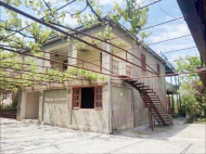 House for sale with a plot of land in the suburbs of Tbilisi, Saguramo. Photo 1