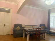 იყიდება ბათუმის წყნარ ადგილას ორსართულიანი კერძო სახლი მიწის ნაკვეთთან. ფოტო 6