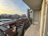 იყიდება ბინა ქალაქისა და მთების ხედით. ბათუმი. საქართველო. ფოტო 16