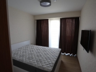 In Batumi on the high floor for sale three-bedroom apartment with furniture. Photo 12