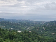 Участок с видом на горы в тихом районе в Ортабатуми, Батуми, Грузия. Фото 1