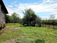 House for sale with a plot of land in the suburbs of Zugdidi, Georgia. Photo 5