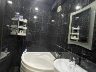 Renovated flat for sale in the centre of Batumi, Georgia.  Photo 7