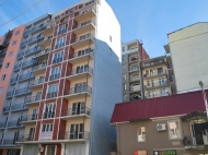 New building in Batumi. 10-storey building in Batumi, corner of Parnavaz Mepe St. and Griboedova St. Photo 2