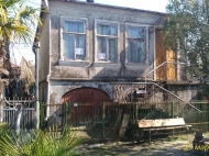  იყიდება სახლი ფოთში ფოტო 1