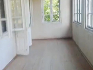 ყიდვა კერძო სახლის მიწის ნაკვეთით ოზურგეთი, საქართველო. მდინარესთან. ფოტო 2