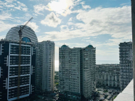 Flat for sale of the new high-rise residential complex in the centre of Batumi, Georgia. View of the sea and mountains. Photo 1