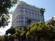 Luxury apartments in the "Residence Tapis Rouge". 10-storey building located in the center, near the sea, on Rustaveli Avenue, corner of D.Tavdadebuli St. in Batumi, Georgia. Photo 4