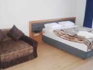 იყიდება გარემონტებული ბინა ავეჯით და  მთის ხედით. ბაკურიანი. საქართველო. ფოტო 5