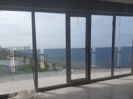 Renovated flat for sale  at the seaside Batumi, Georgia. Flat with sea and mountains view. Photo 2