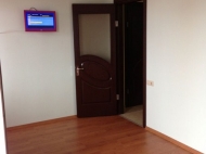 Flat for sale with renovate in Batumi, Georgia. near the May 6 park. Photo 4