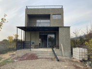 House for sale with a plot of land in the suburbs of Tbilisi, Natakhtari. Photo 1